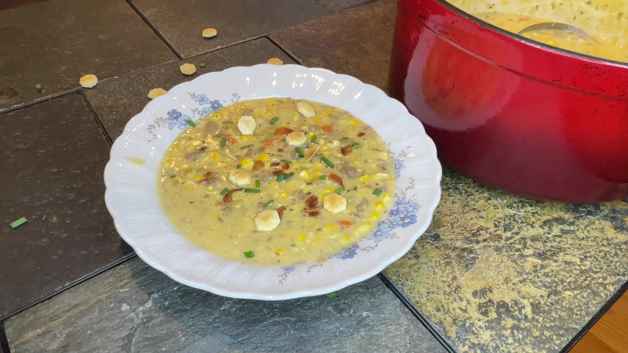 Zuppa di mais con salsiccia e patate