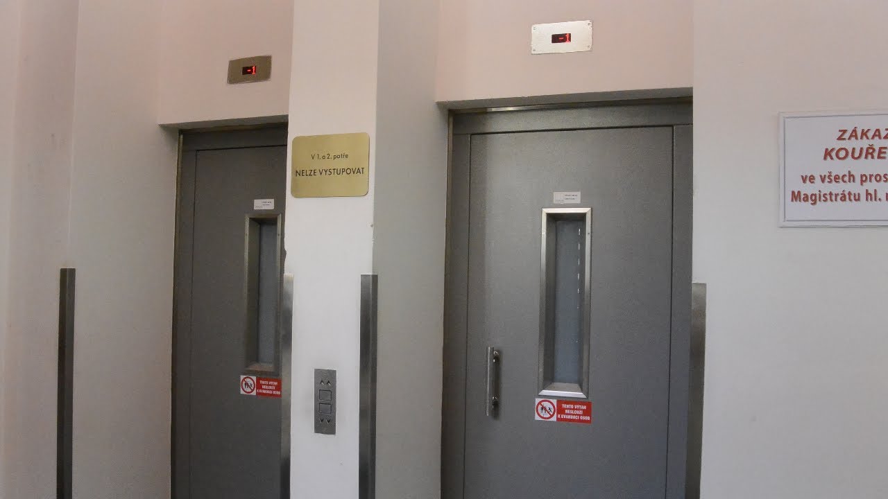 Old paternoster elevator + two casual elevators (mb Schmitt+Sohn) @ New City hall, Prague, CZ