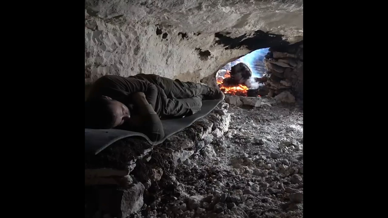 Carving cave with fire  #bushcraft #diy #winter #camping #bushcraft #survival #primitive