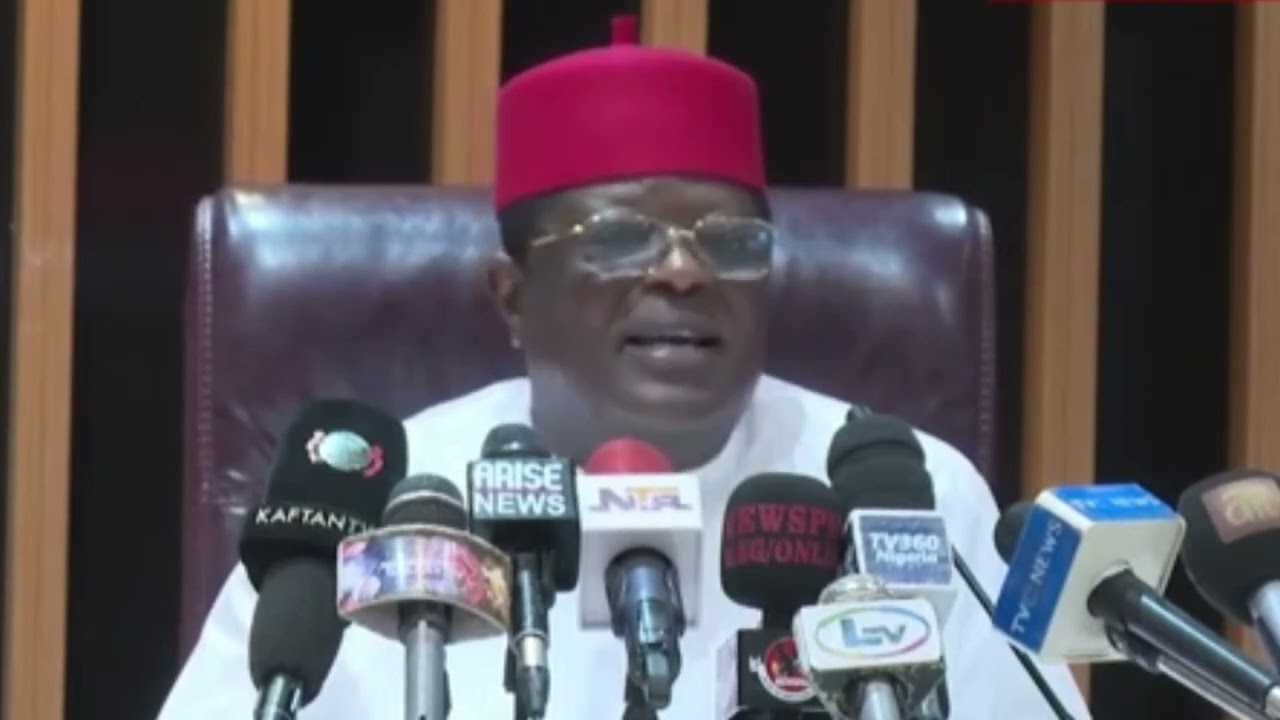 Why Heavy Trucks Parking on Bridges Is Destroying Nigeria’s Roads