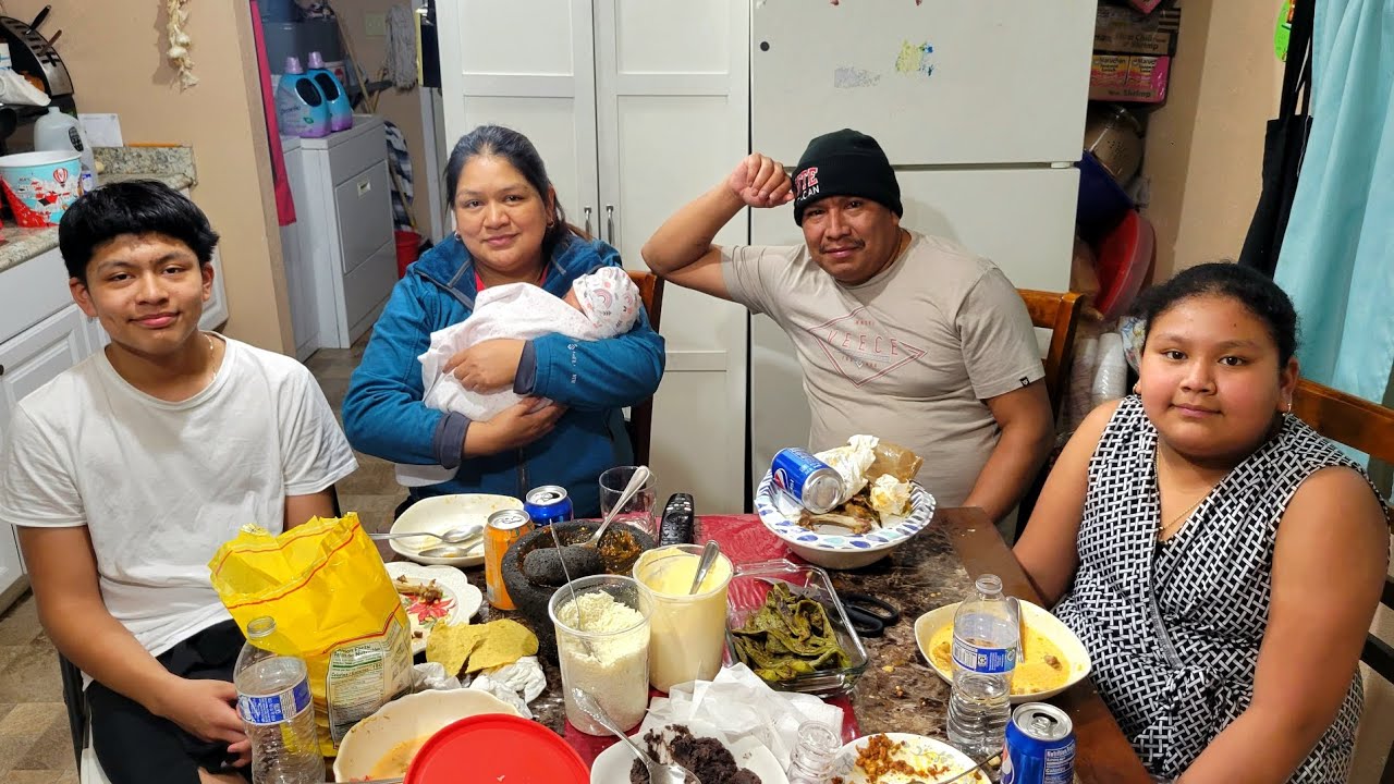 Estamos aquí para saludarlos y también estaremos Disfrutando un rico pollo en pozole
