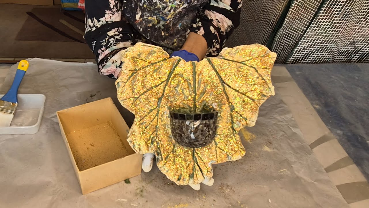 Sparkling Concrete & Glass Leaf Wall Art Pot Idea