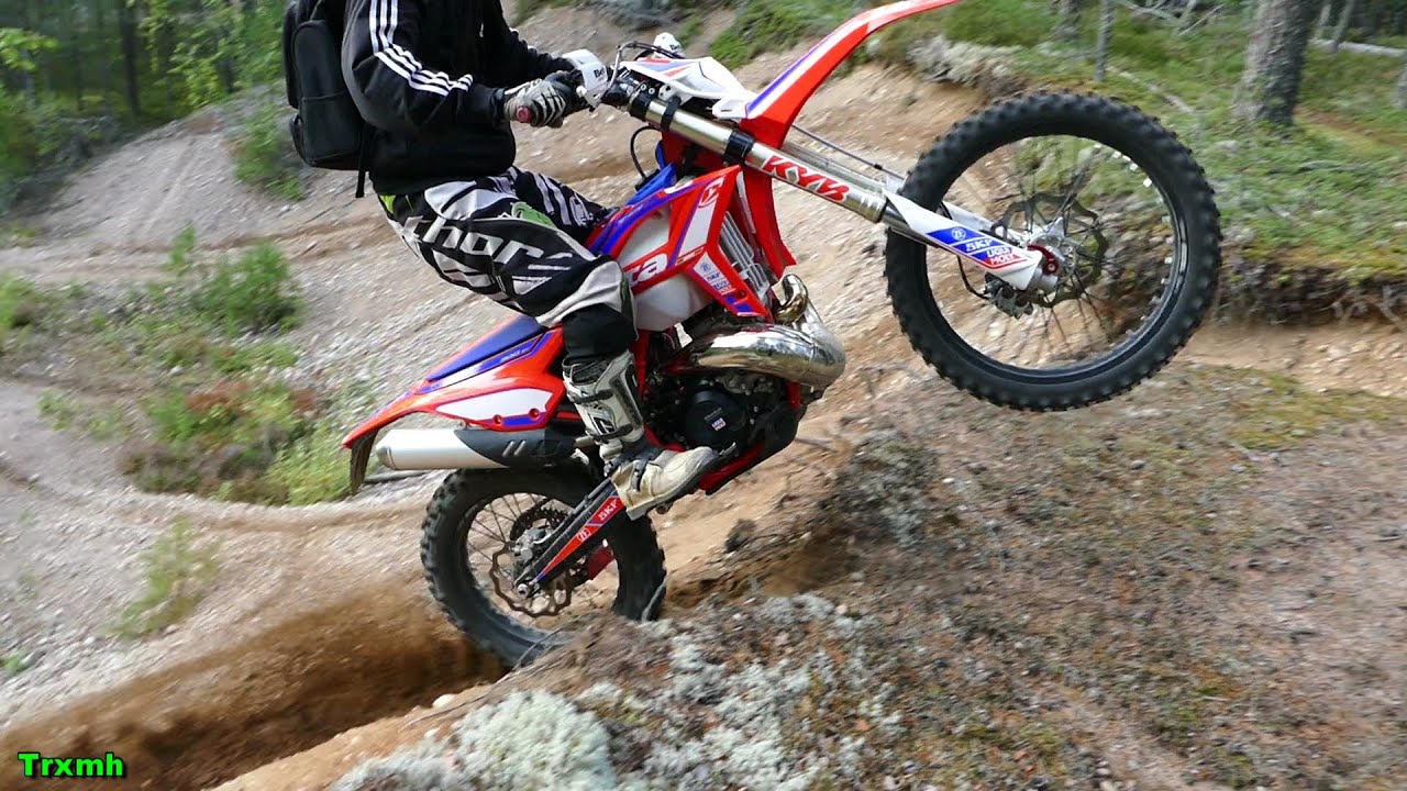 Beta RR300 Racing 2021 - Wheelies Braaps Jumps (Raw)