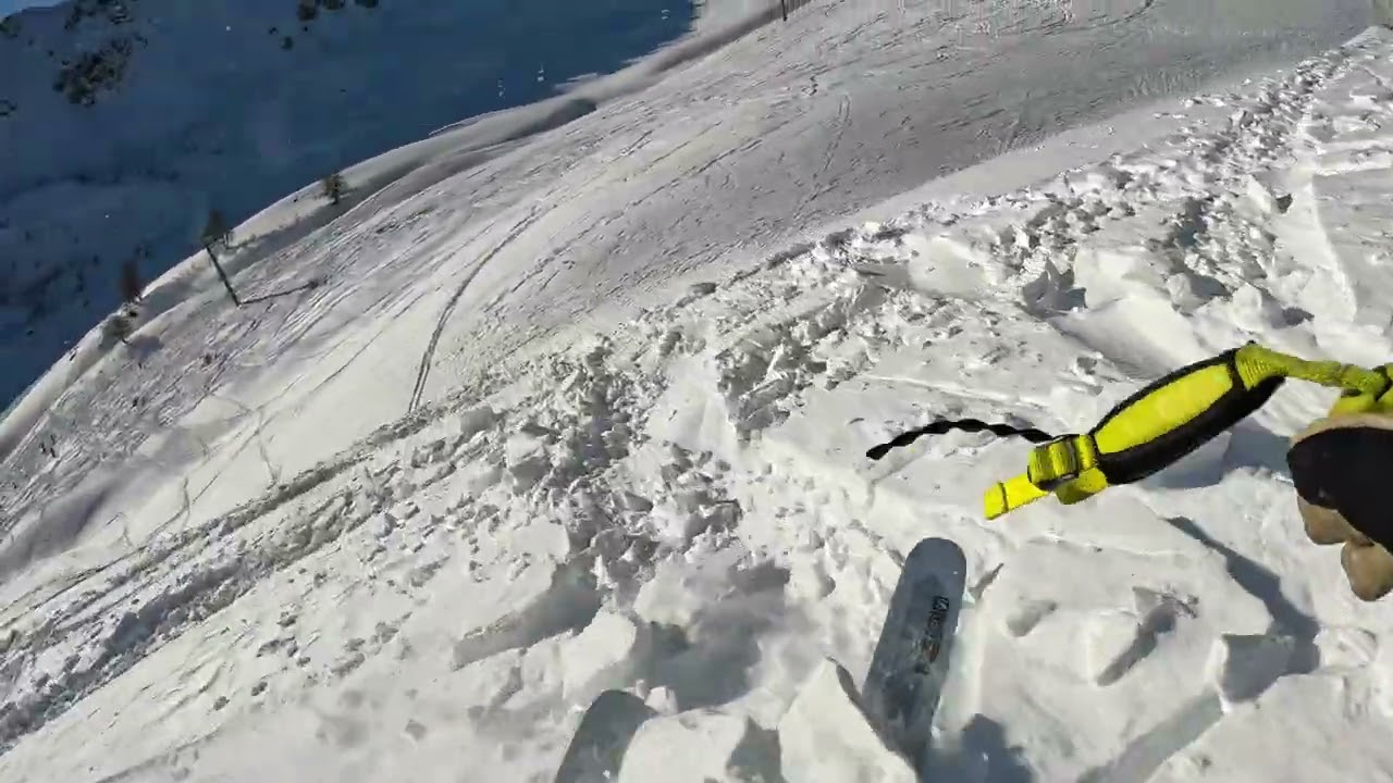 Off piste skiing by the Vallons lift in Serre Chevalier