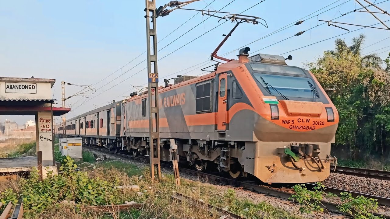 Ghaziabad WAP 5 With High Speed Amrit Bharat Express | Bapudham Motihari Amrit Bharat At Full Speed 