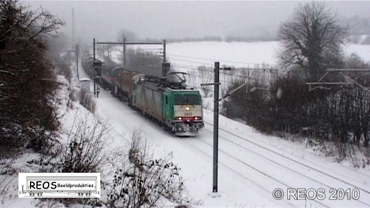 2010 [SDw] The new Montzen line in winter! - Heavy snowfall and freight trains.