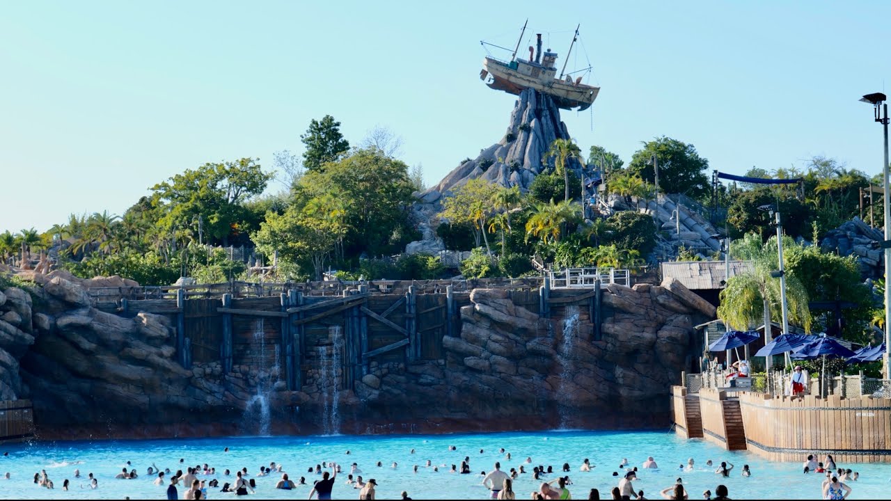 Disney's Typhoon Lagoon 2025 Beautiful December Day Sights & Sounds in 4K | Walt Disney World 2025