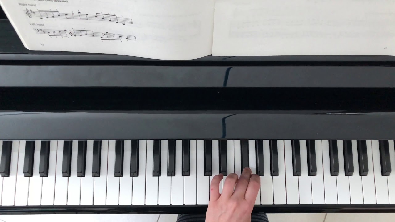 TRINITY Grade 2 - Chromatic scale from B-flat (right hand, left hand, hands together)