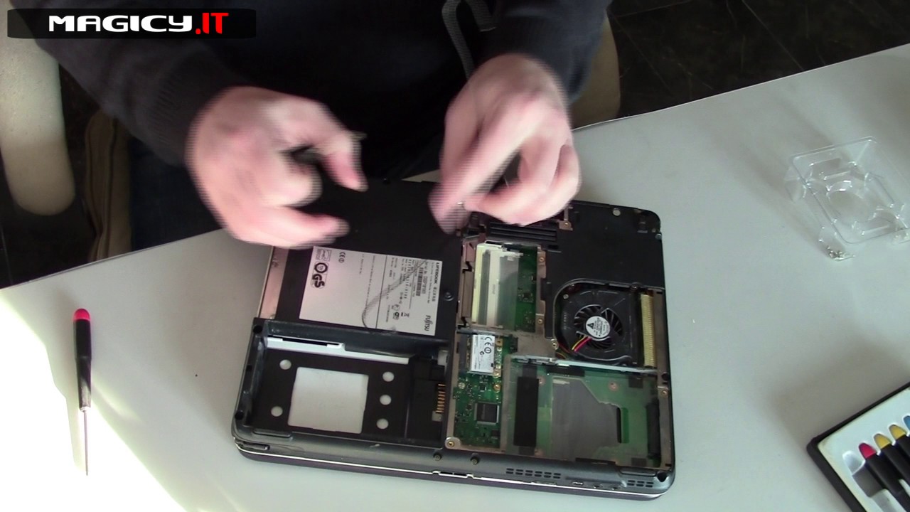 Fujitsu Lifebook T730 Disassembly