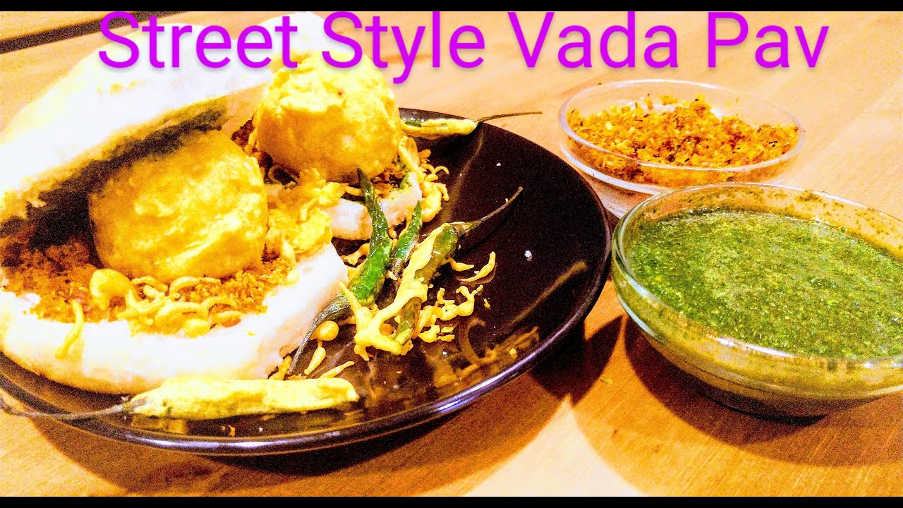 Vada Pav || Mumbai Street Style Vada Pav with green and red garlic chutney || Batata Vada