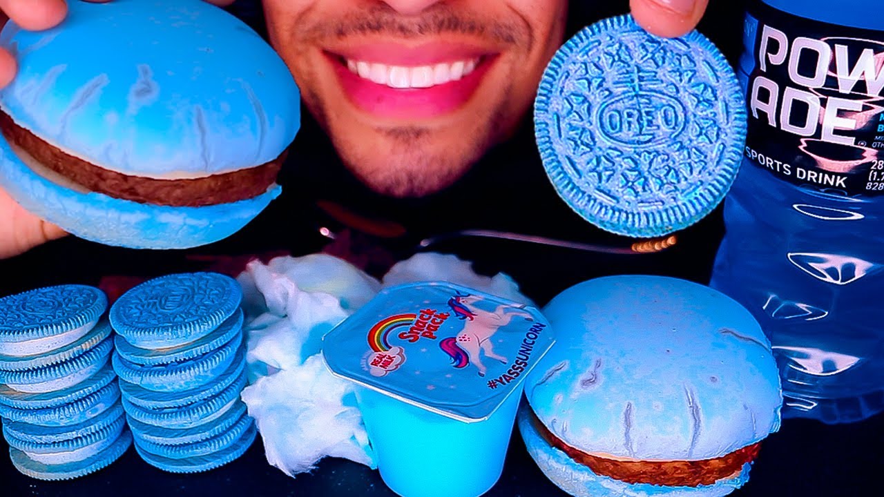 ASMR BLUE FOOD EATING CHEESEBURGER OREOS PUDDING COTTON CANDY BIG BITES MUKBANG NO TALKING