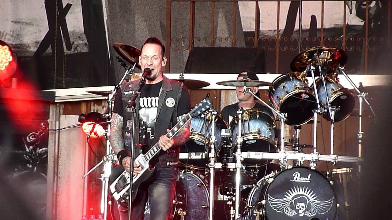 Volbeat - The Devil's Bleeding Crown (HD) (Live @ FortaRock, Goffertpark, Nijmegen, 05-06-2016)