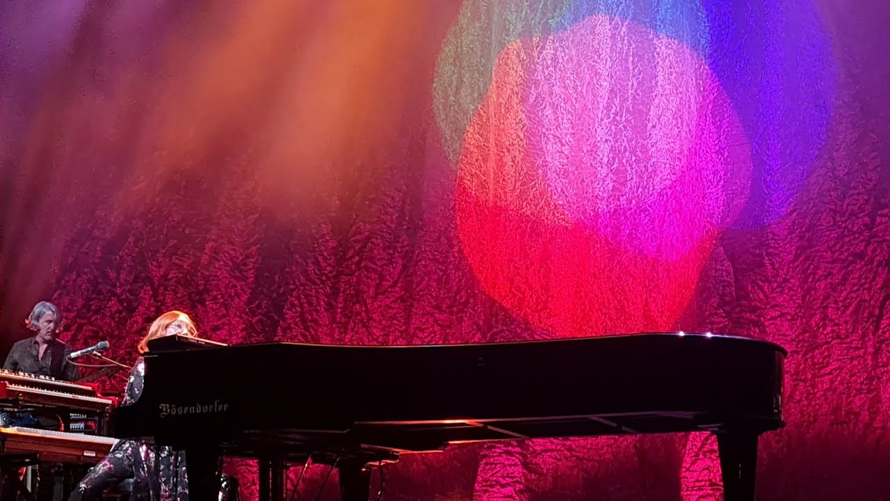 Tori Amos - Mother Revolution + Addition of Light Divided, live, Olympia, Paris, 20th April 2023