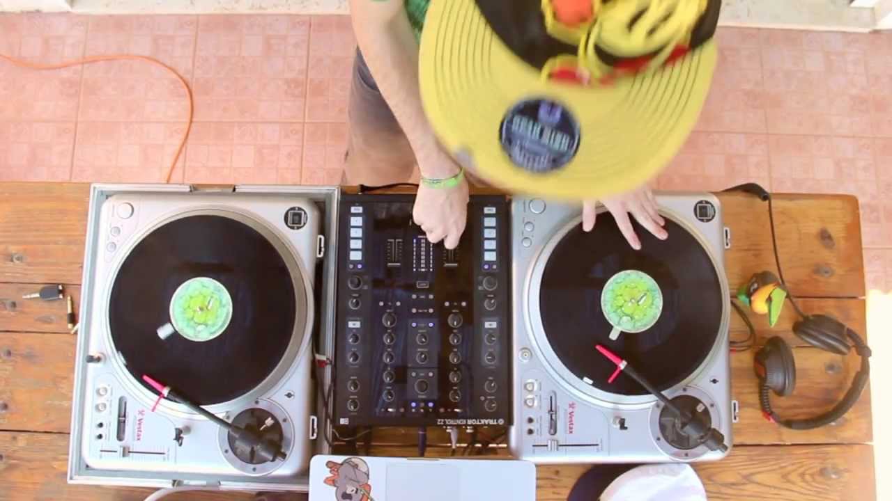 Backyard Scratch Session - Dj Turnymator