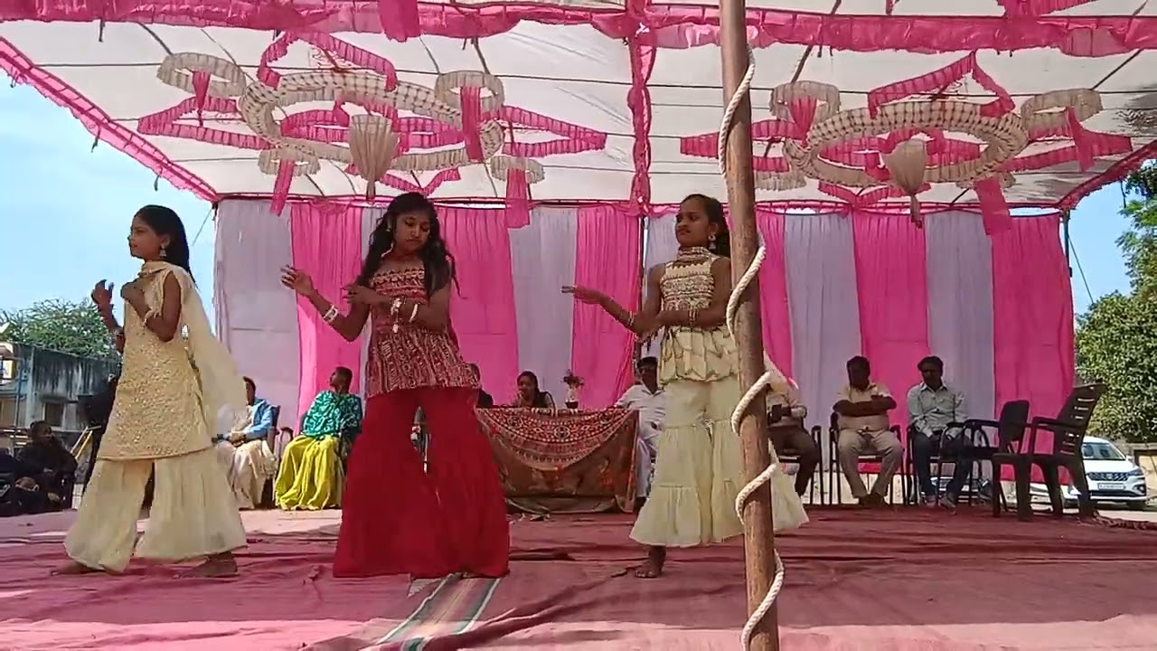 Gulabi Sharara... Dance