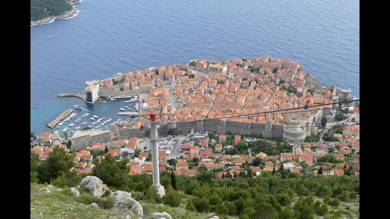 Cable car, going up - Dubrovnik, Croatia (Wjazd kolejką linową, Dubrownik, Chorwacja)