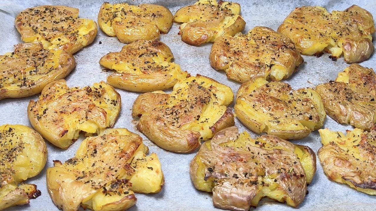 Patatas Aplastadas al Horno Paso a Paso - &iexcl;S&uacute;per Crujientes!: Receta F&aacute;cil, R&aacute;pida y Deliciosa