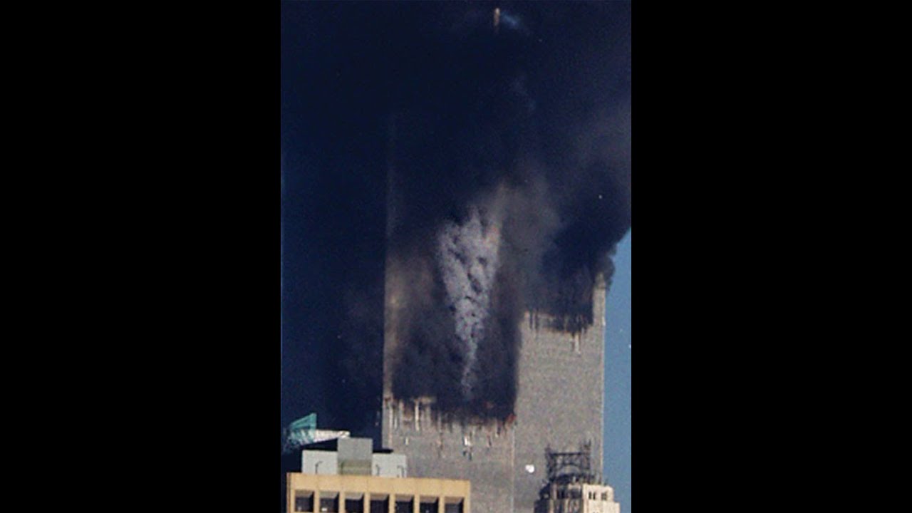 CARA DEL DIABLO HECHA CON HUMO EN LA TORRES GEMELAS