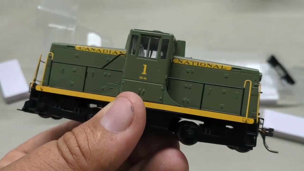 Fever River Review EP30 @rapidotrains GE44 tonner