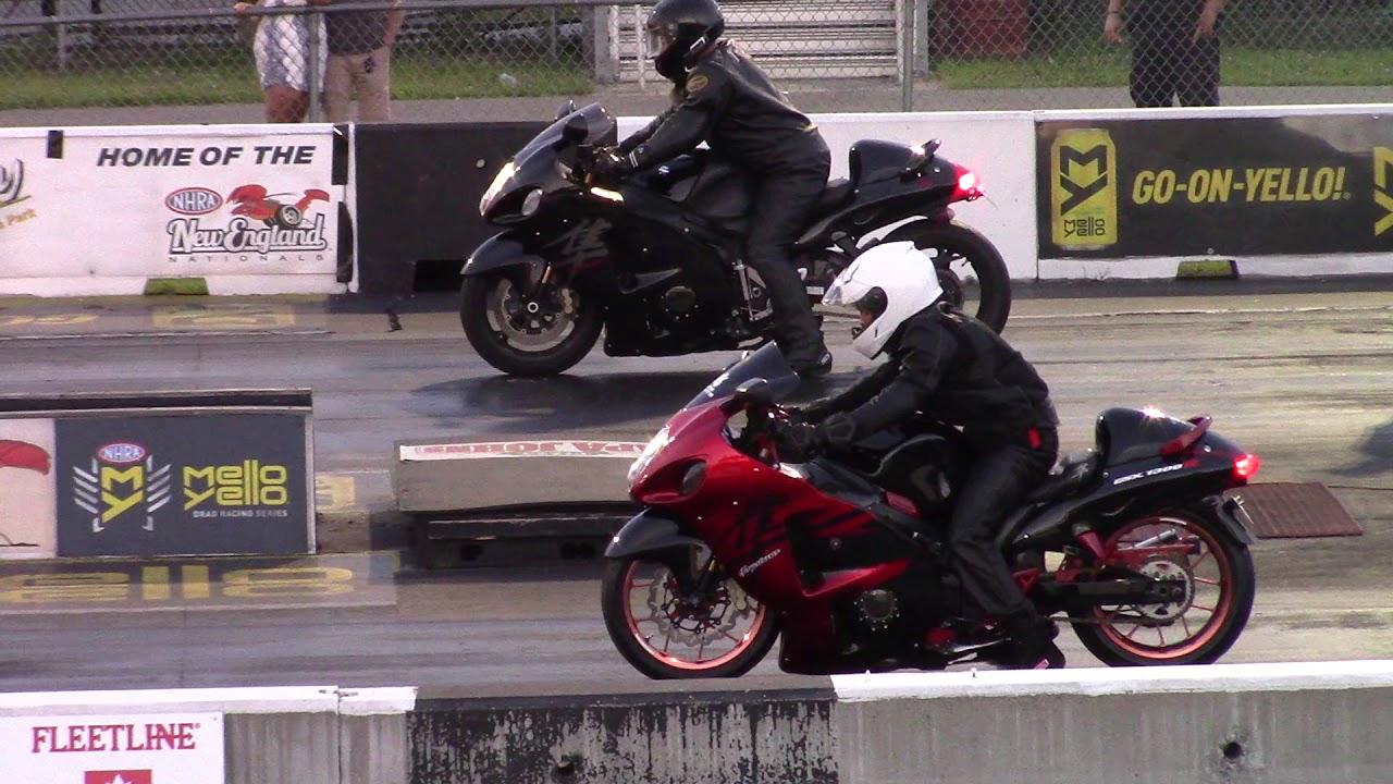 Suzuki GSX1300R Hayabusa vs Suzuki GSX1300R Hayabusa 1/4 Mile Drag Race