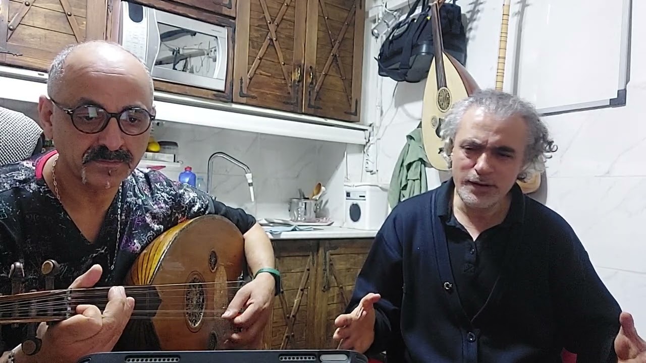 Ayrıldı gönül şimdi yine bir tek eşinden