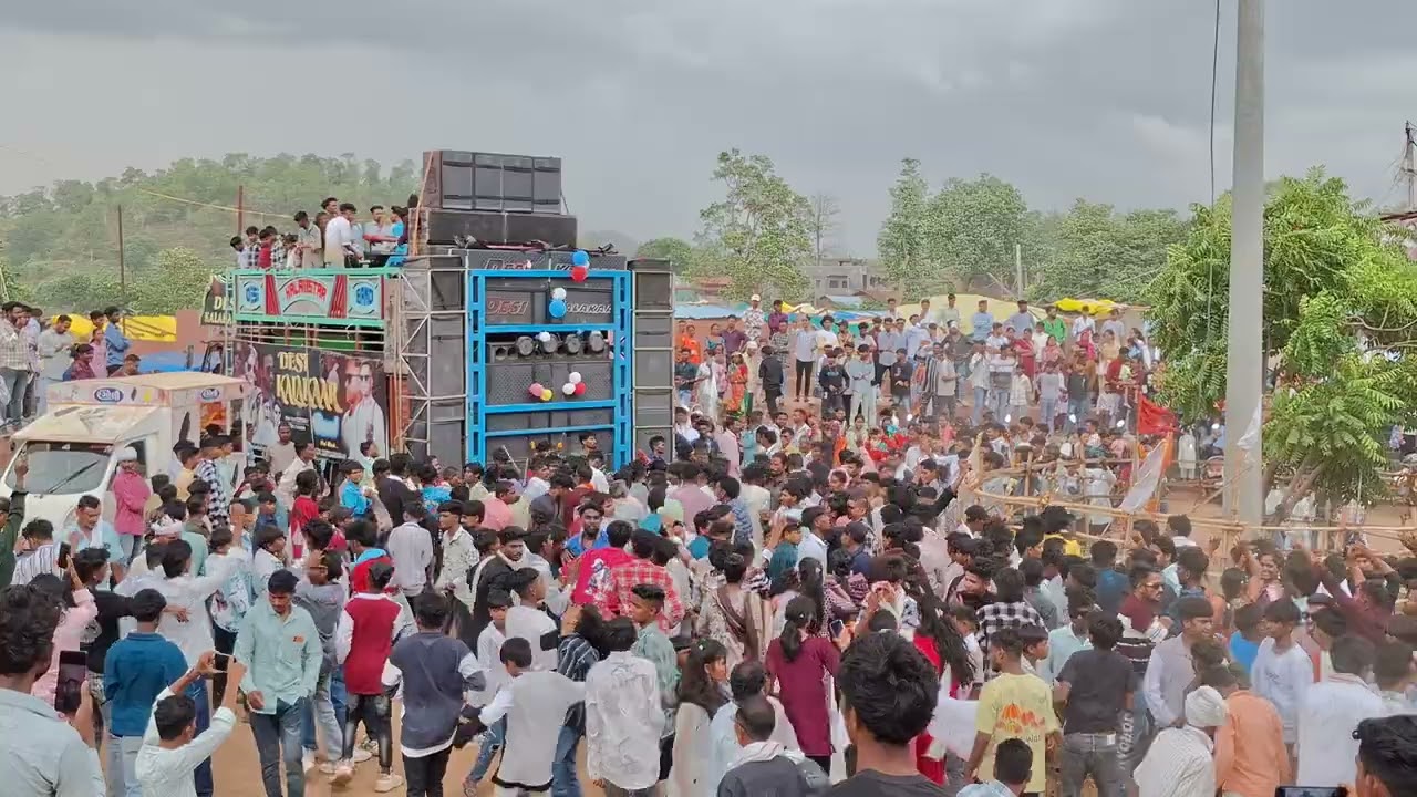 Desi kalakar band at.devmogra mandir