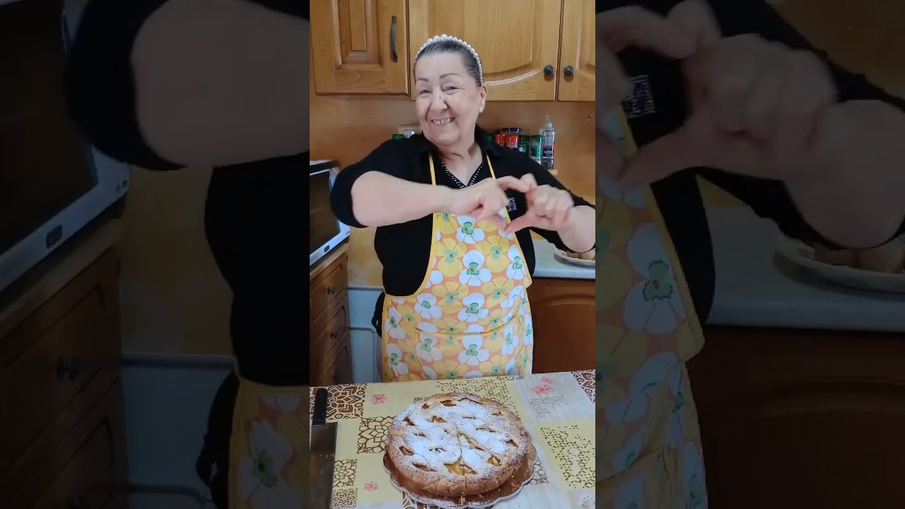 Crostata con crema pasticcera e pesche sciroppate un connubio perfetto che farà impazzire il palato🫶