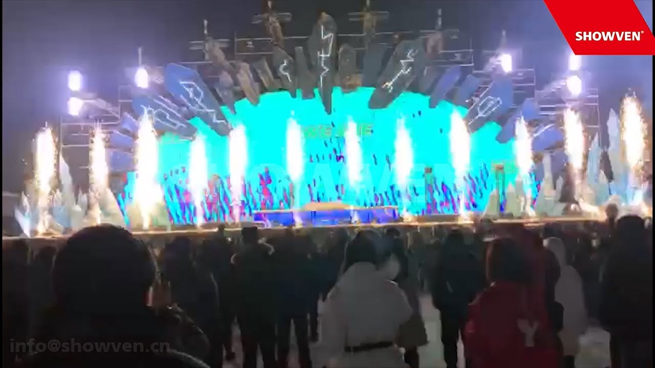 SPARKULAR JET act in snow
