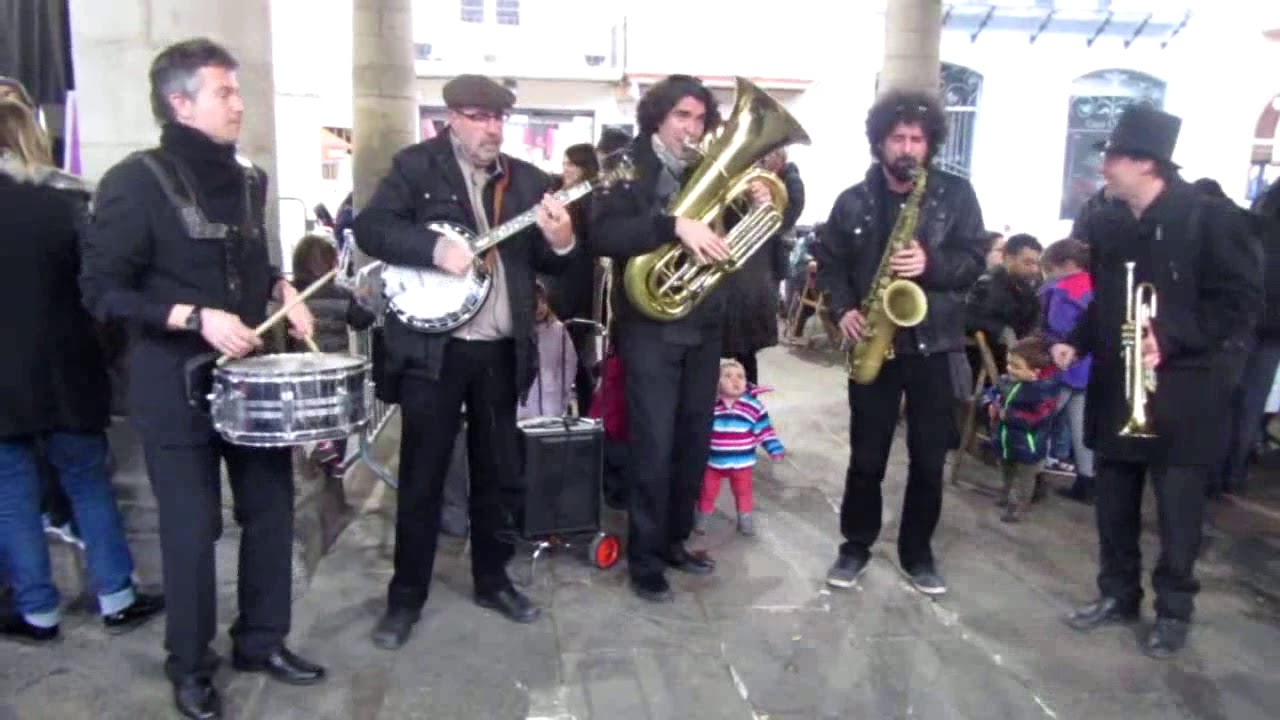 CARNAVAL DE GRANOLLERS 2016  ENTERRAMENT  DE  LA  SARDINA Clip5