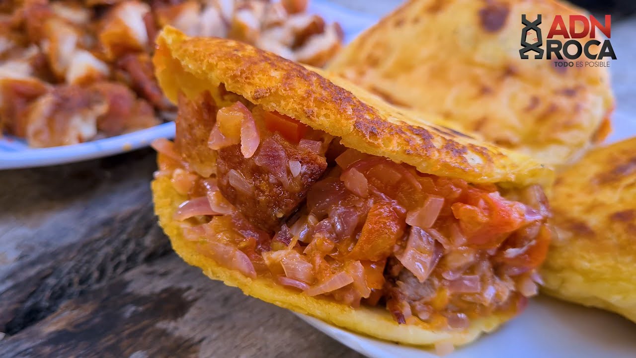 ¿CÓMO HACER AREPA DE YUCA RELLENA CON CHICHARRÓN? - AREPA CON CHICHARRÓN - RECETAS PARA NEGOCIO 😋😋✔