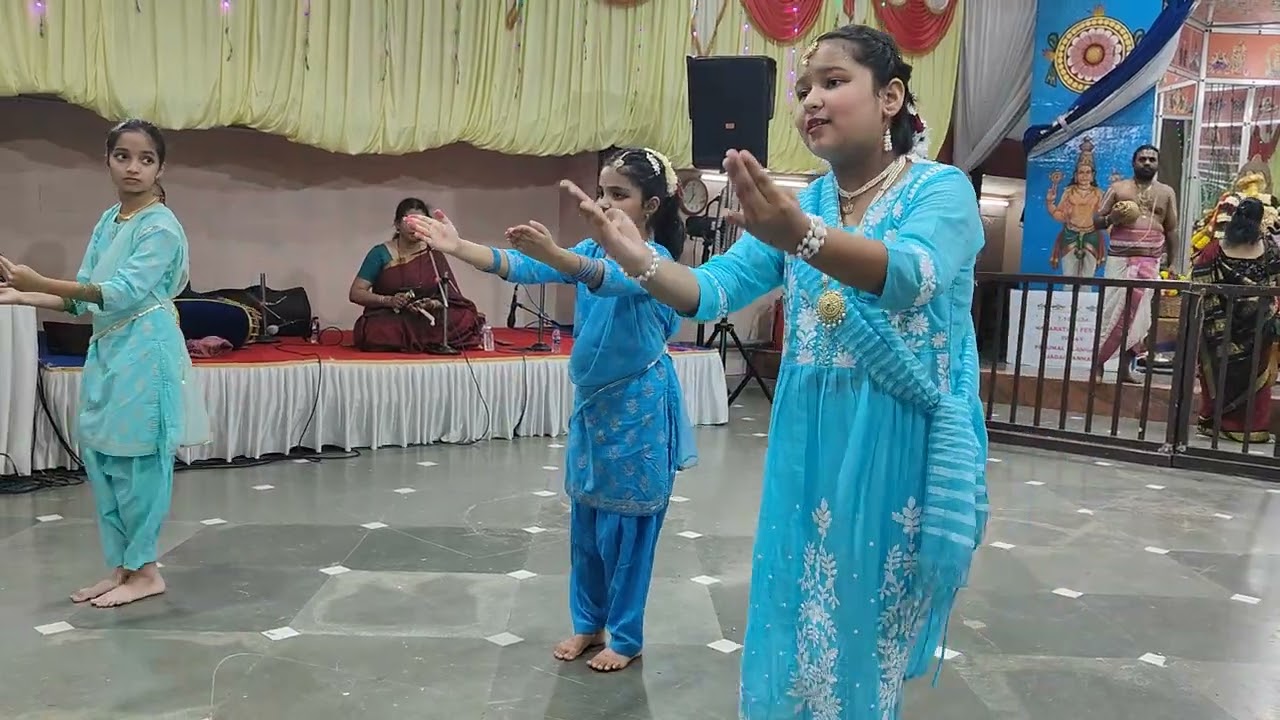 Nisha Balan Navaratri dance video1 07-10-2024