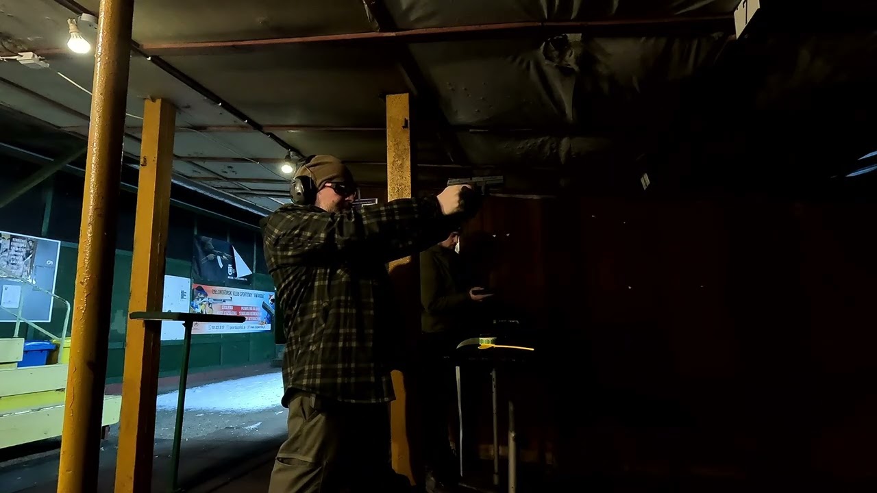 CZ P10F 9x19mm luger tarcza nt23p 25 metrów 