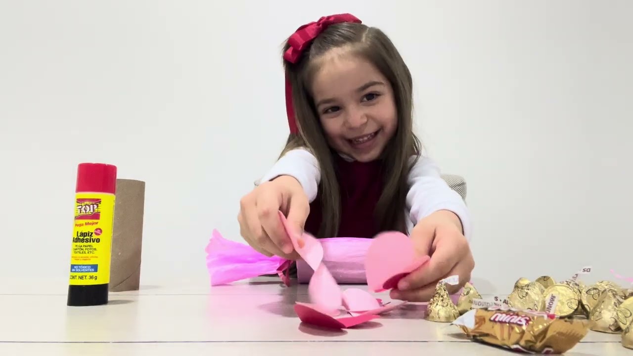Manualidad de SAN VALENTÍN PARA NIÑOS 🍬❤️💖 fácil y bonita 🤩 #sanvalentin #manualidad #niñasyoutuber 