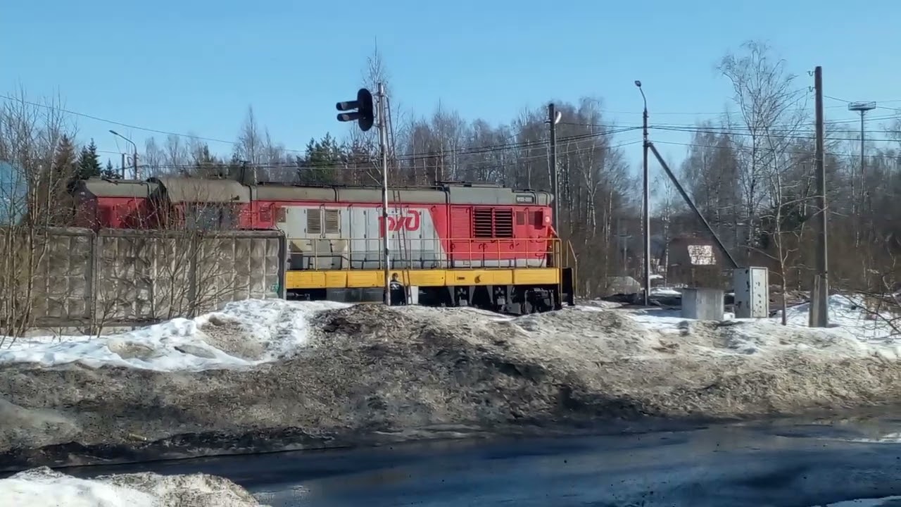 Маневровый тепловоз ЧМЭ-3 совершает манёвр у Комбикормового завода часть 3