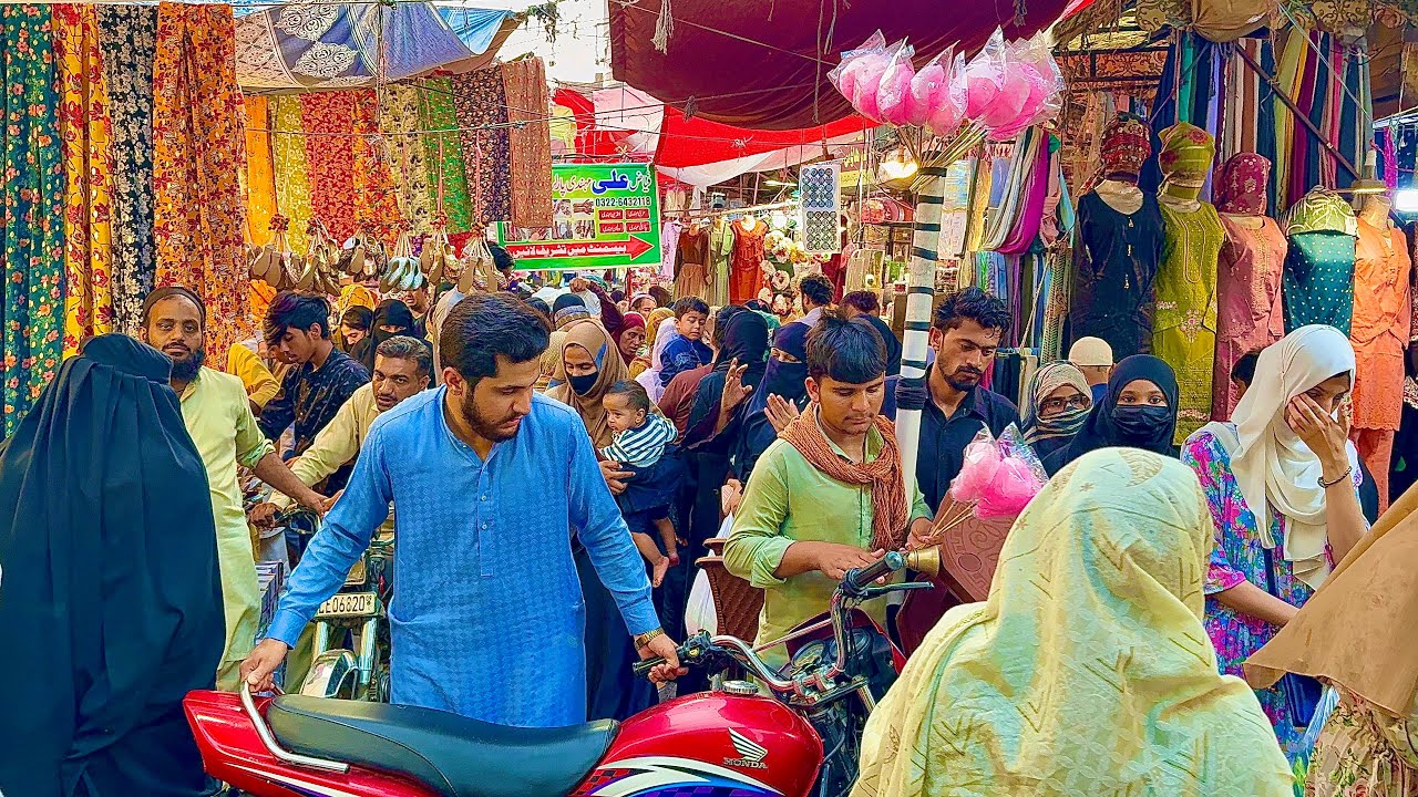 🇵🇰 The Hidden Side of Lahore | Walking Through Unknown Streets & Daily Life in Pakistan 4K UHD