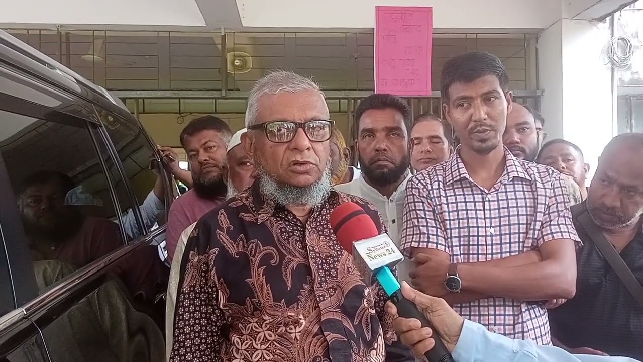 সাবেক মেয়র আরিফুল হক চৌধুরী মডেল স্কুল অ্যান্ড কলেজে।