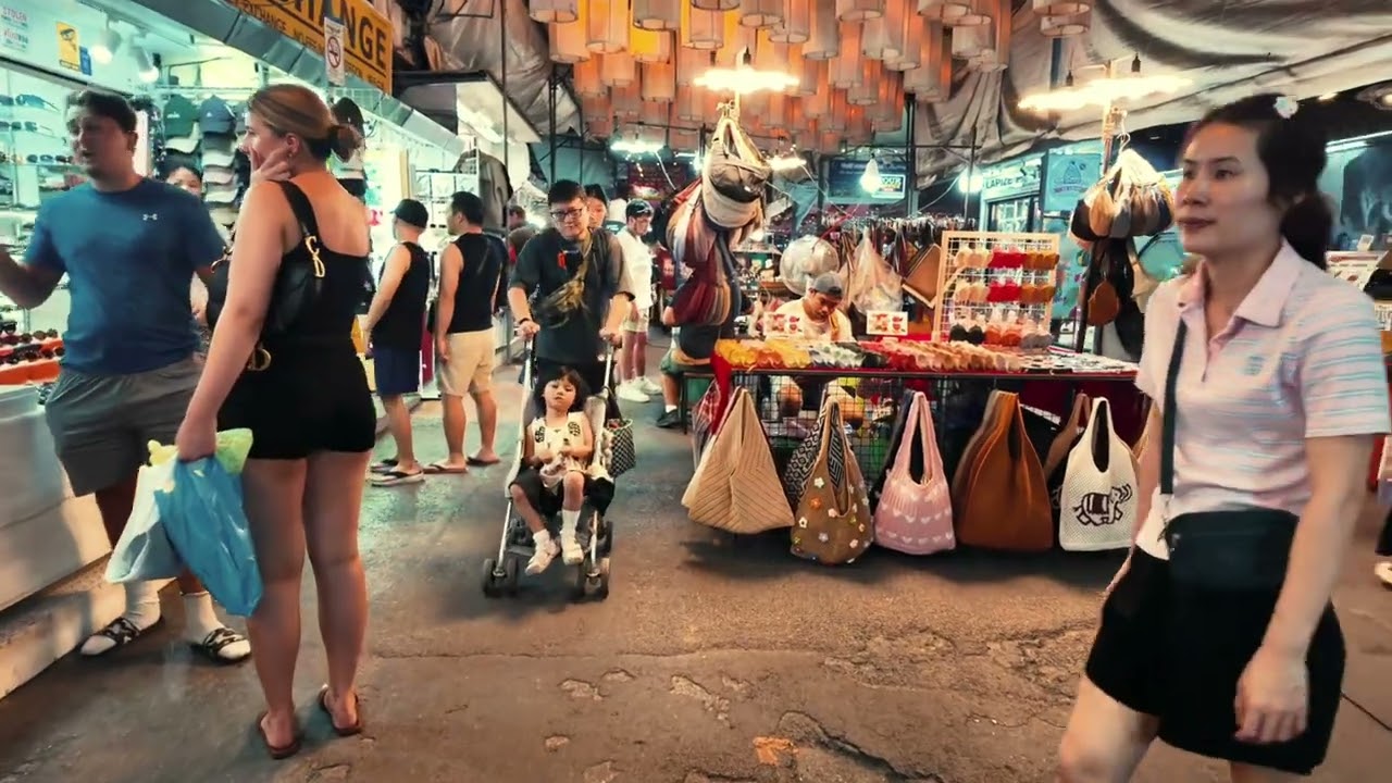 CERITA Food and Souvenir Night Market Pasar Malam Chiang Mai Thailand