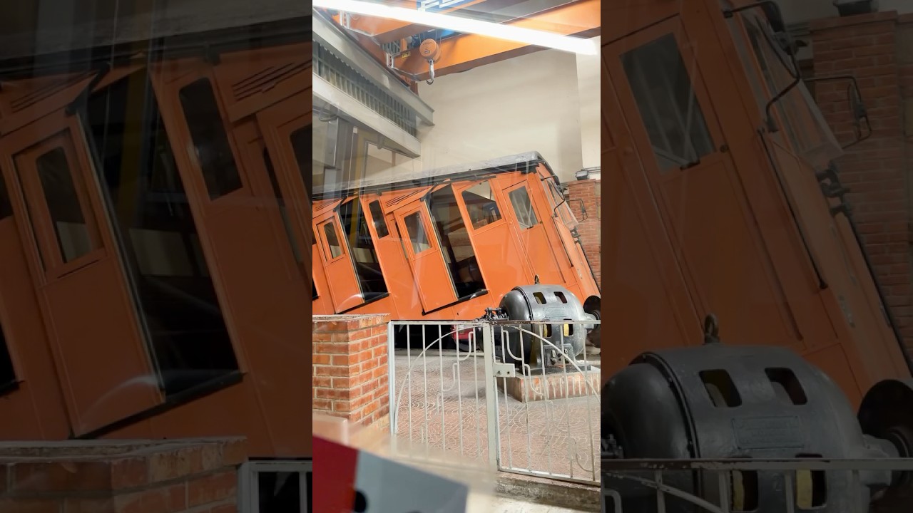 Italy වල කඳු උඩට යන special train experience එකක් 🇮🇹😱 #naples  #Funicolare #italyvlog  #shorts