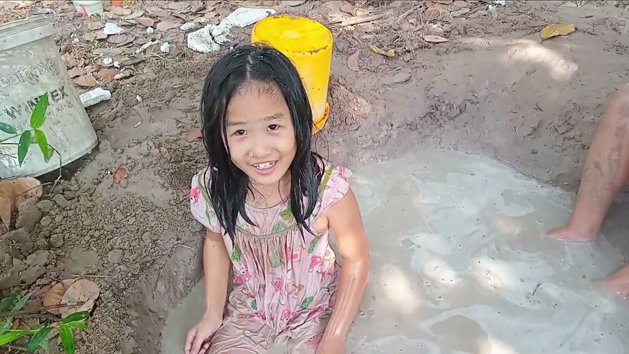 Đ&agrave;o ao l&agrave;m bịa 
