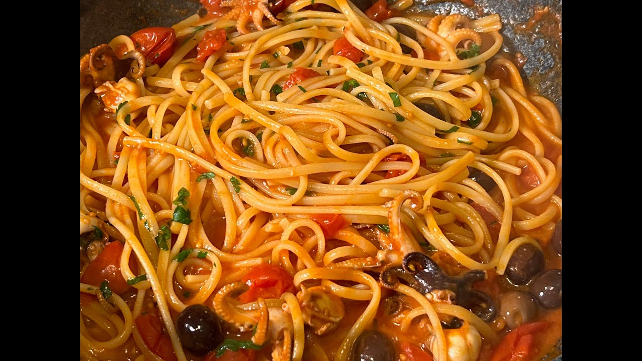 MAKARON Z OŚMIORNICZKAMI ALLA LUCIANA - Linguine alla Luciana