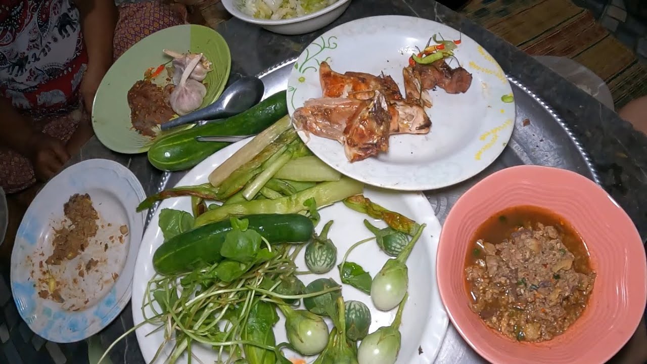 ข้าวใหม่ ลาบเป็ด ปิ้งไตไก่ ปิ้งอกไก่บ้าน