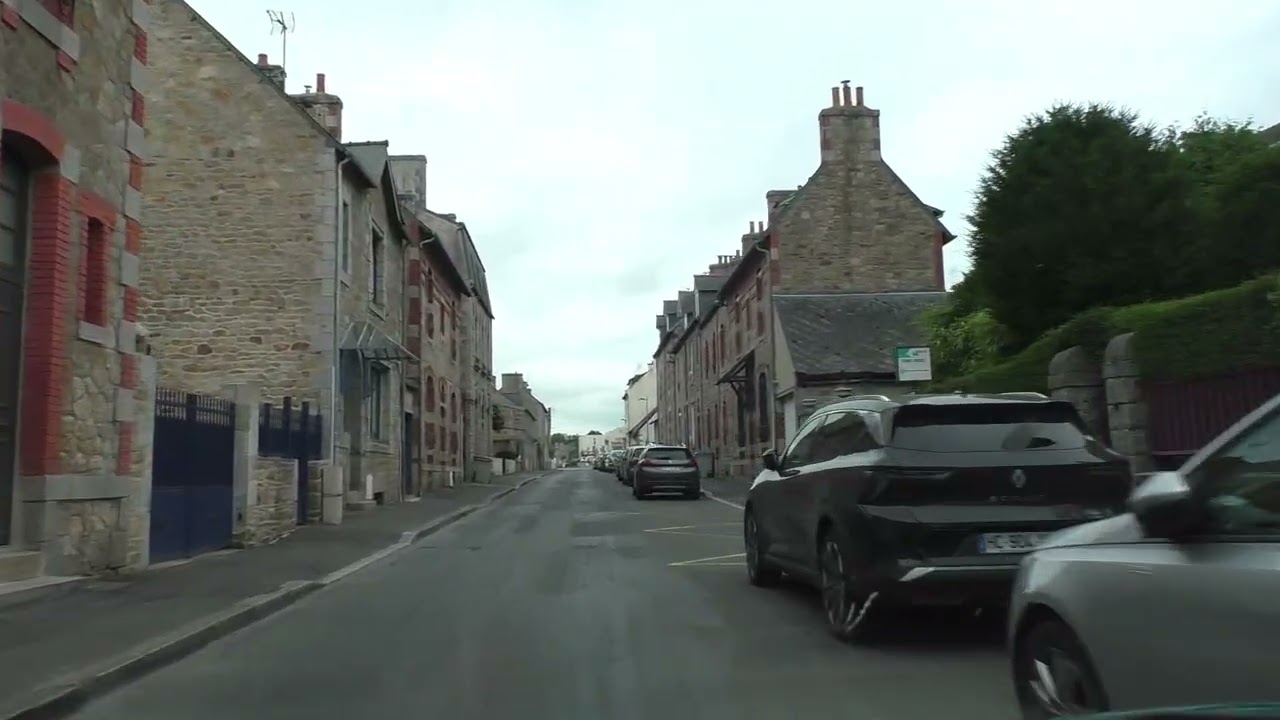 Driving Around 22200 Guingamp, C&ocirc;tes d'Armor, Brittany, France 17th July 2025