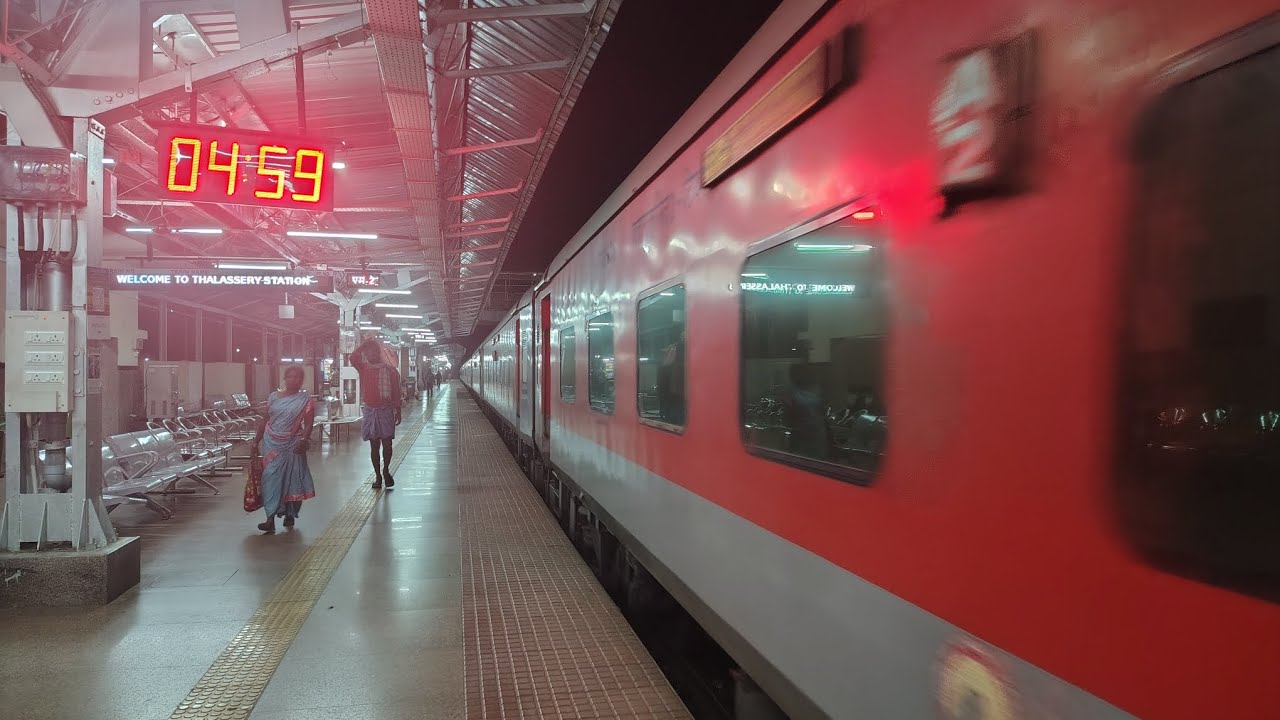 15 MINUTES OF LHB TRACKSOUNDS AMD WAP-7 HONKING ONBOARD 12685 MAS-MAQ SF IN QLD-BDJ SECTION 