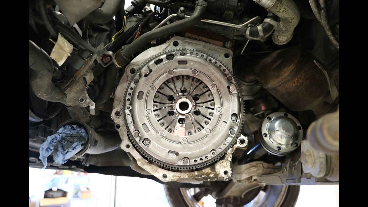Audi - Skoda - VW: Hvordan bytte clutch og dobbeltmassesvinghjul (1.9TDI - tverrstilt motor)