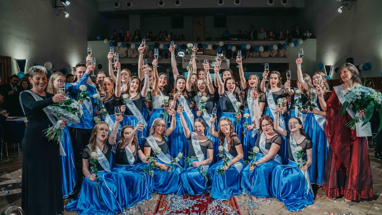Sestry v akci - Maturitní ples třídy 4.ZA 2019