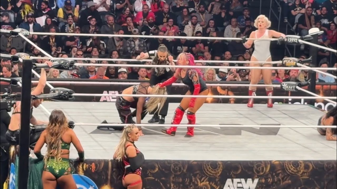 Women’s Fatal Four Way Tag Team Match - AEW FULL GEAR 2025 LIVE #aew #fullgear #aewfullgear 
