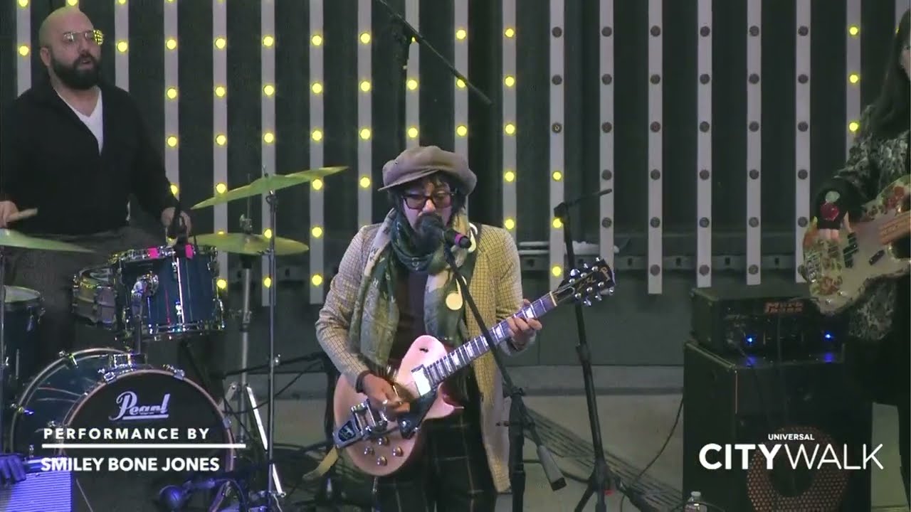 Smiley Bone Jones & Known Associates - Live at Universal Citywalk, Hollywood, Ca.