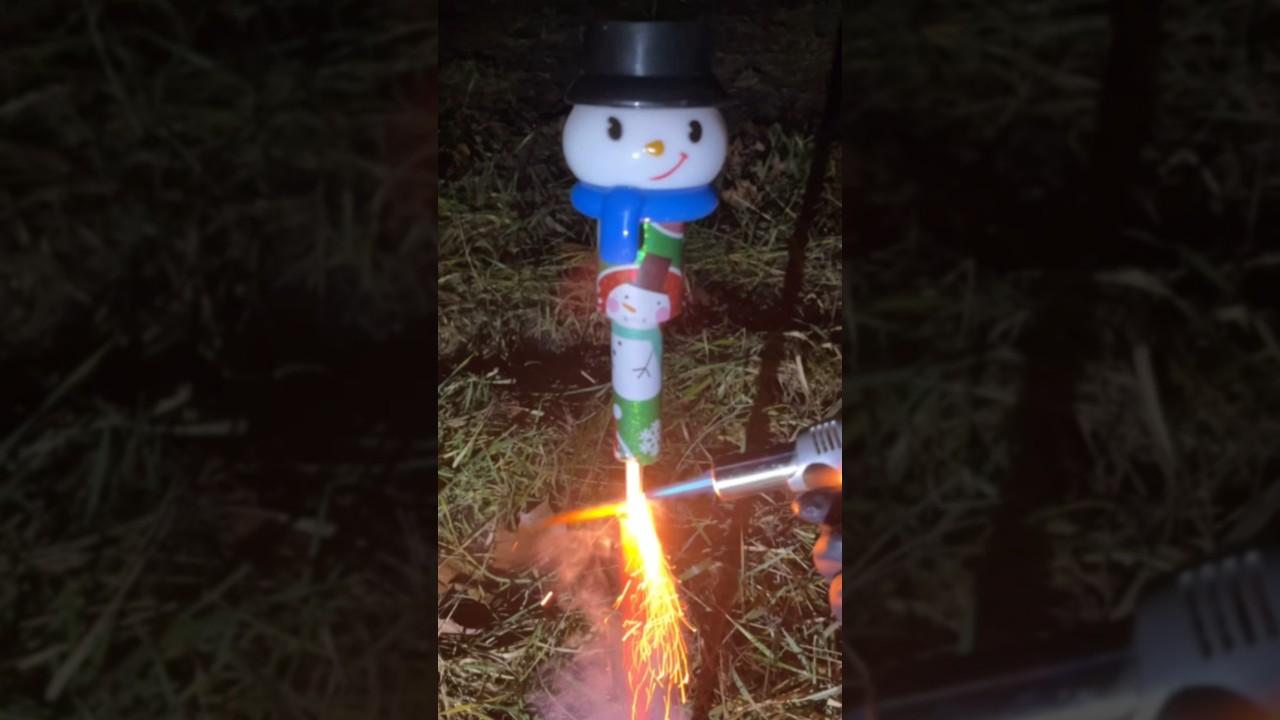 Sky Rocket / Sky Shot / Fireworks Red Green Effect / (Snowman Edition) #shorts