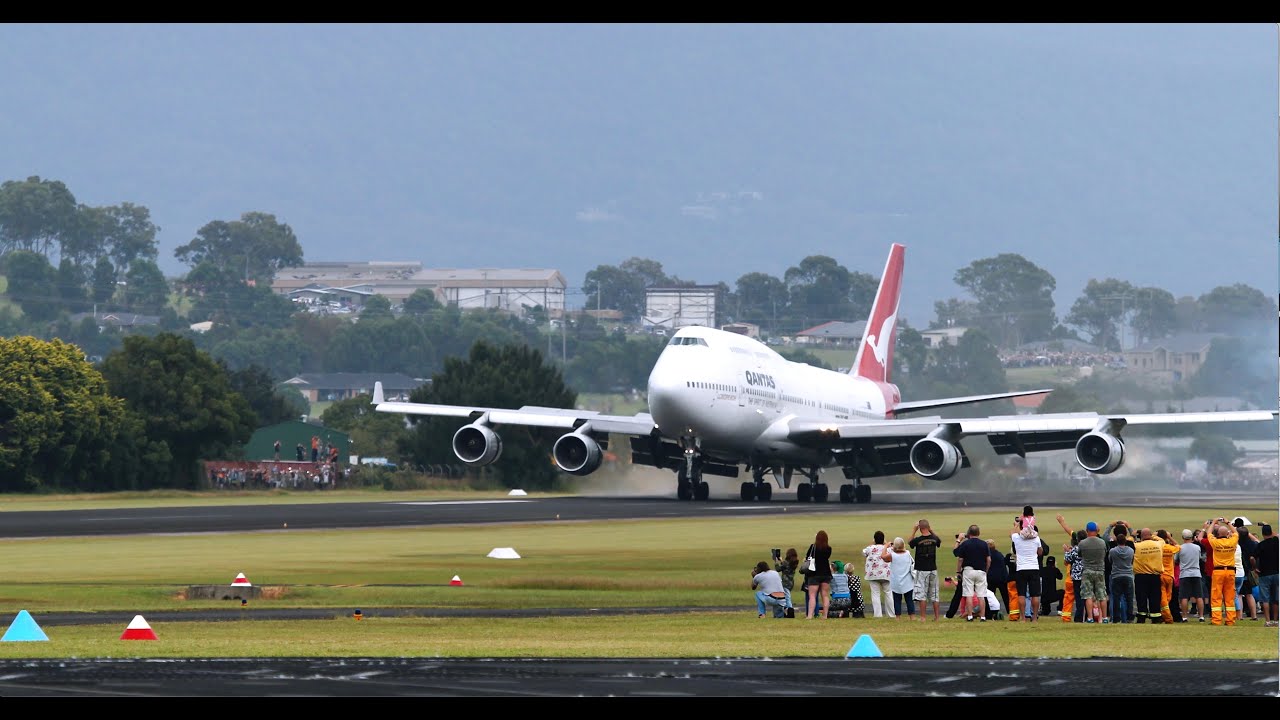 BEHIND THE SCENES OF QANTAS BOEING 747  400 VH OJA FINAL FLIGHT 8TH MARCH 2015