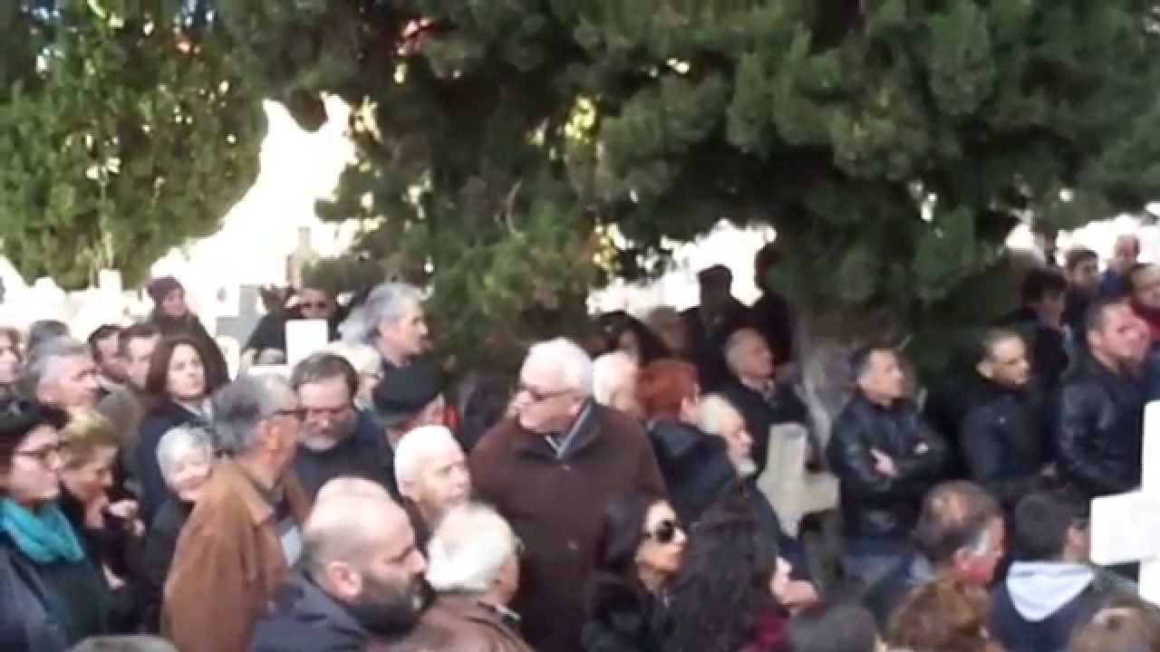 Κηδεία Μ. Γκολέ με όργανα στο κοιμητήριο Π. Αλεξιώτισσας Πάτρα 1